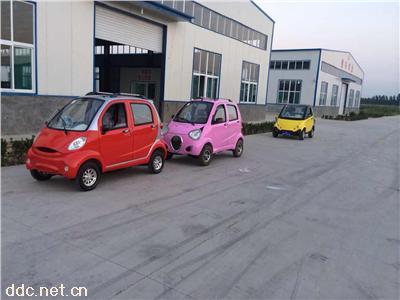  四轮全封闭电动车